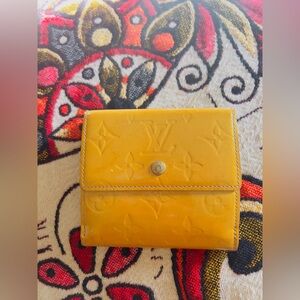 Louis Vuitton Authentic Vernis in Yellow